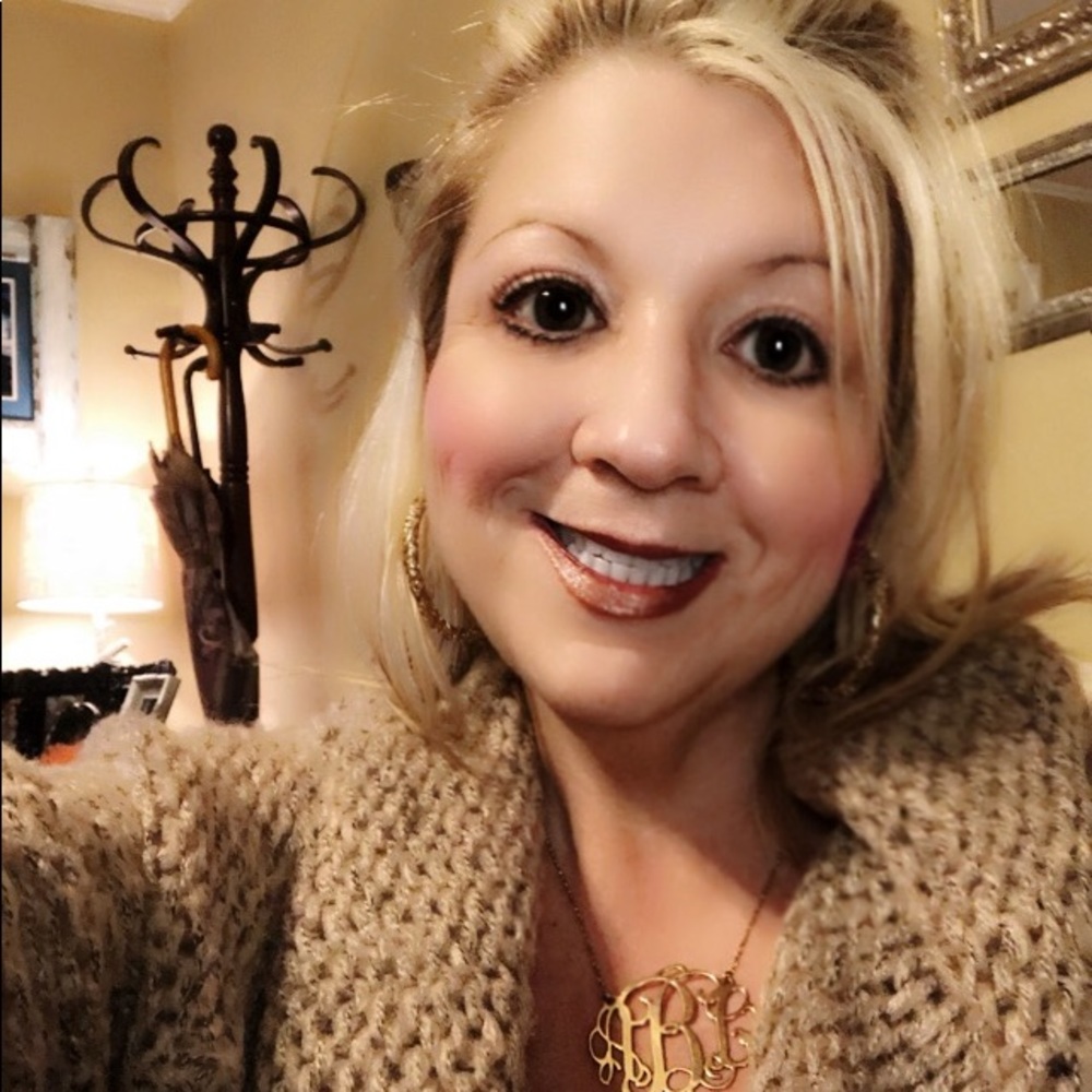 Meet your Posher, Andrea